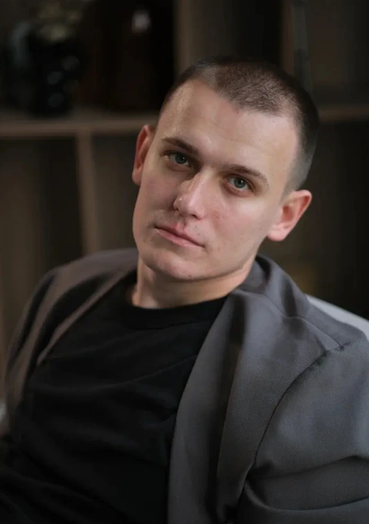 Линар, мастер и владелец студии NAILMAN